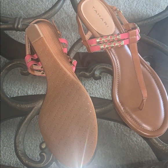 🔥 END OF SUMMER SALE PRICE $15🔥 Thong Wedges - Picture 5 of 5